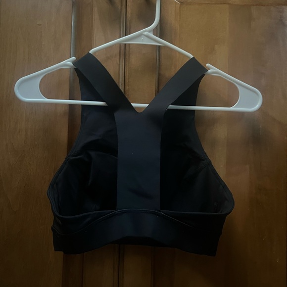 Lululemon sports bra. Size 4. - Picture 2 of 3